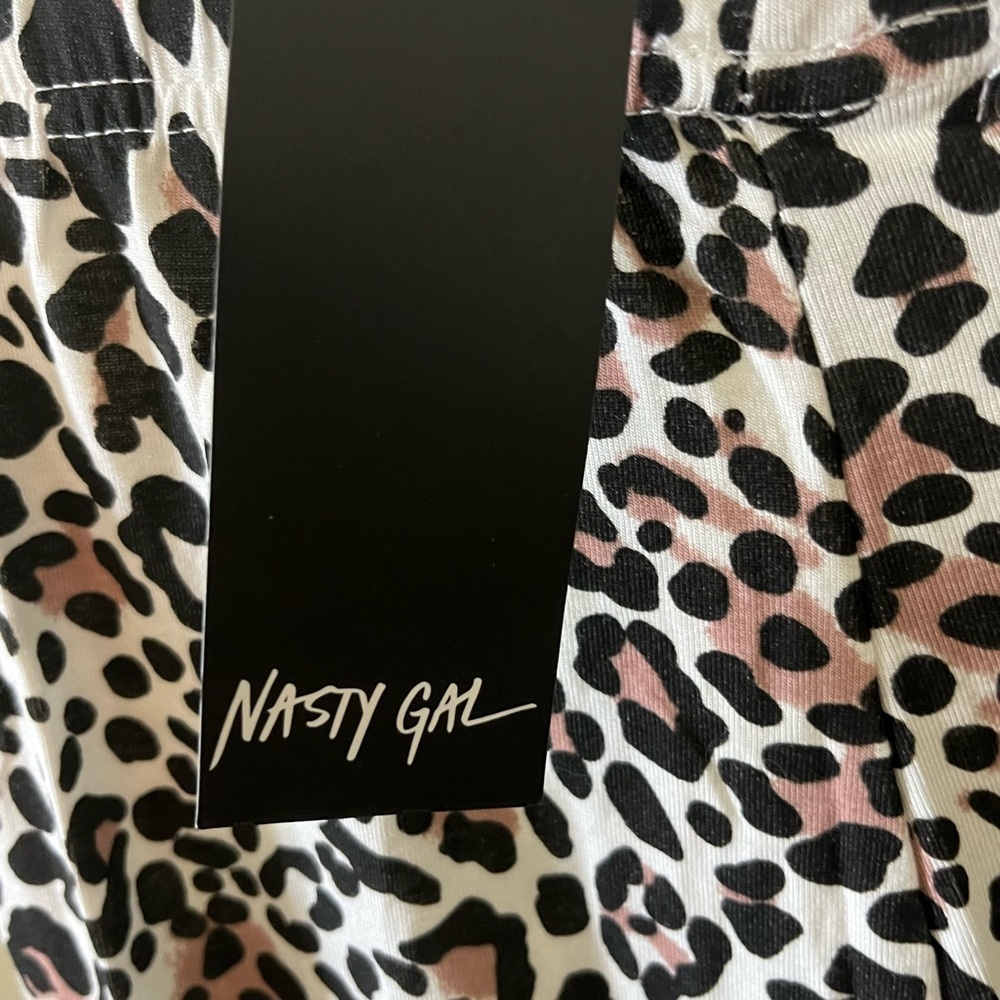 NWT Nasty Gal Leopard High waisted Flare Pants Women’s size 4 - Picture 3 of 4